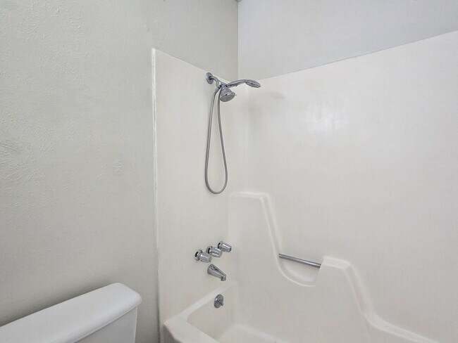 Building Photo - SECTION 8/HUD - WATER INCLUDED - COMING SOON!