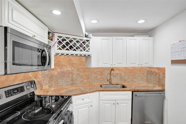 Building Photo - 1844 NE 26th Ave