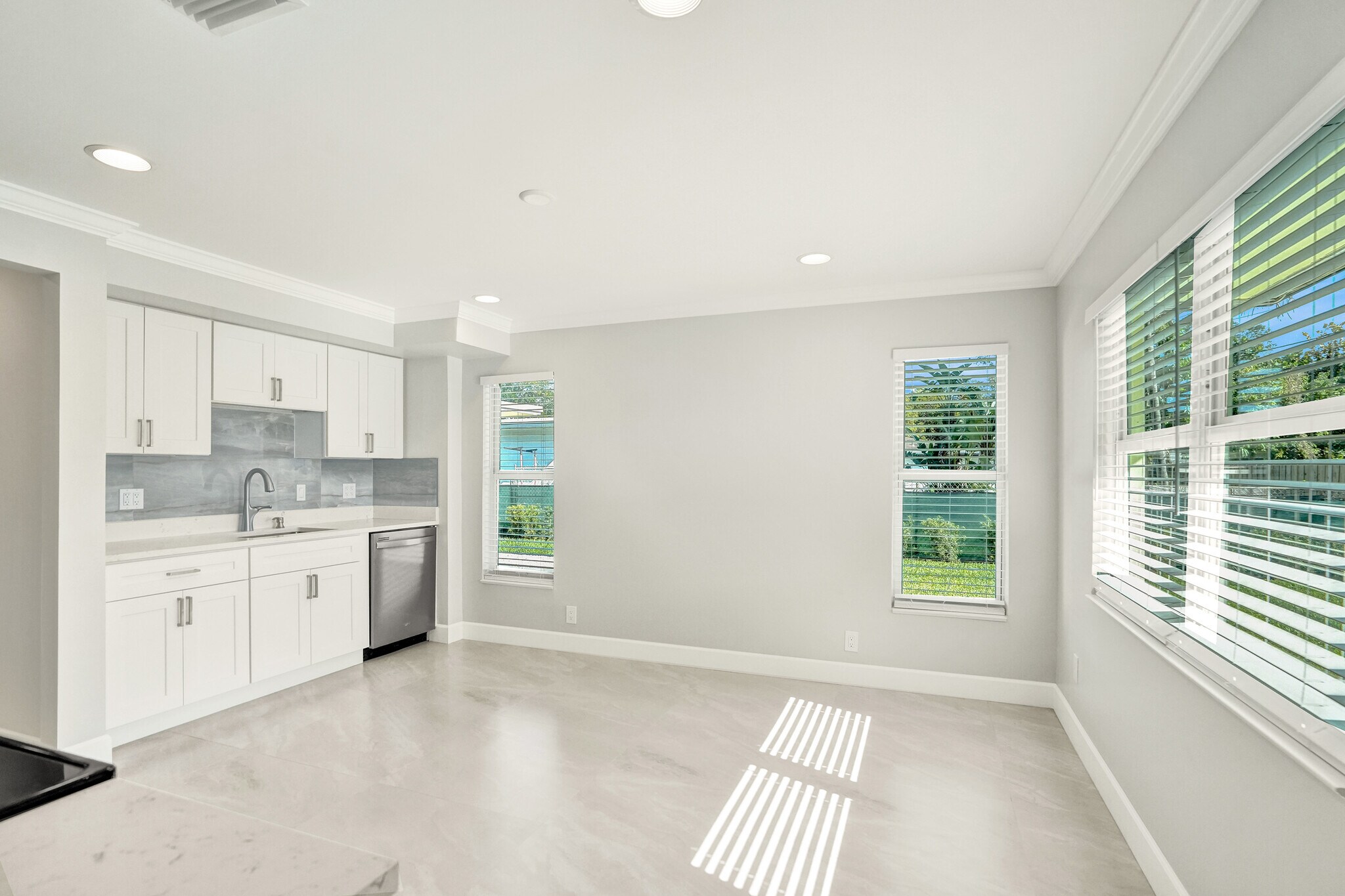 Building Photo - 960 SW 28th St