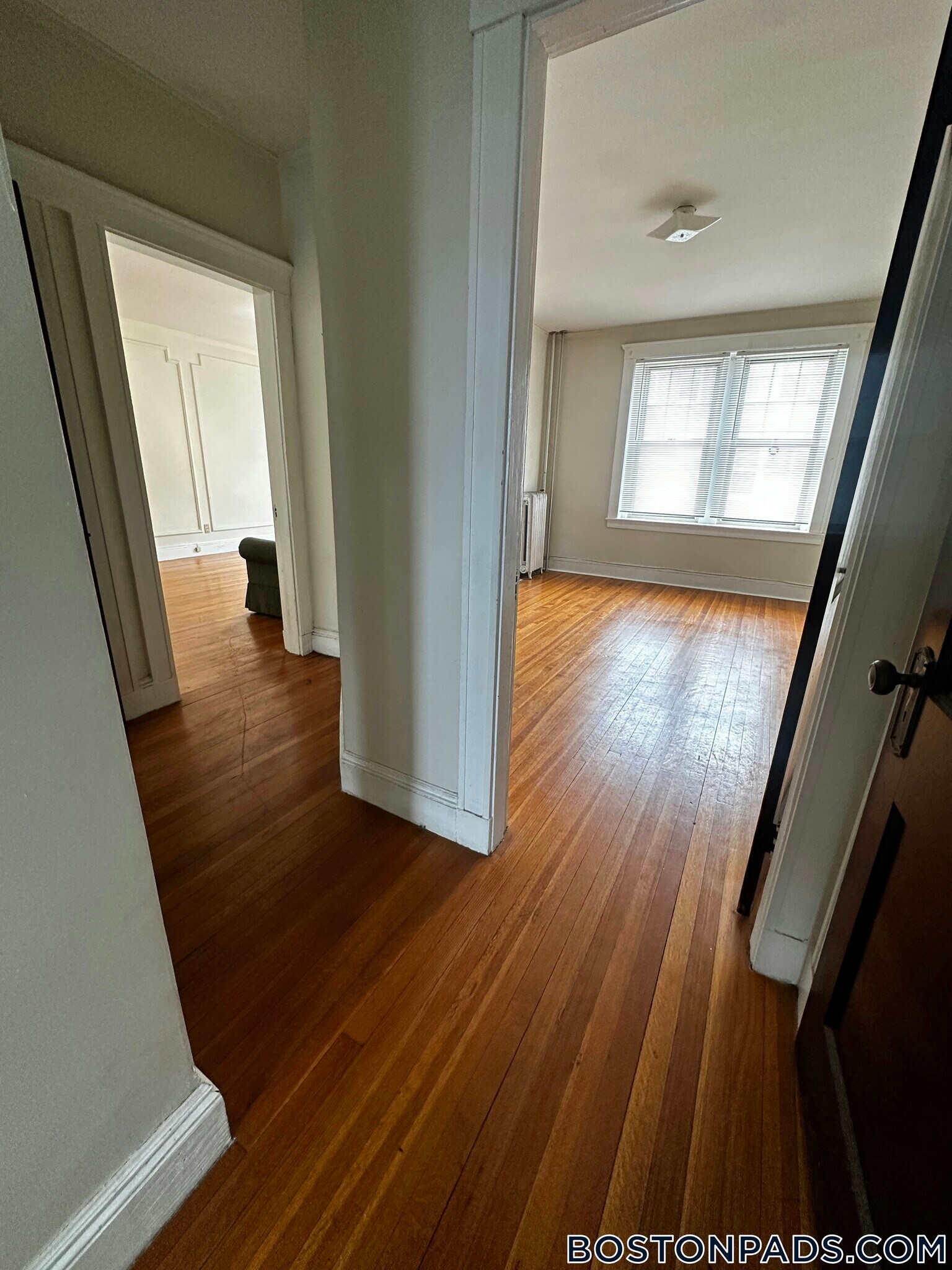 Building Photo - 90 Maple St