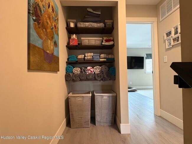 Building Photo - 204 Village Ct