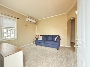 Building Photo - 305 4th Ave