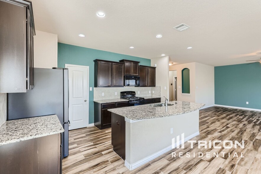 Building Photo - 9731 Marbach Crest