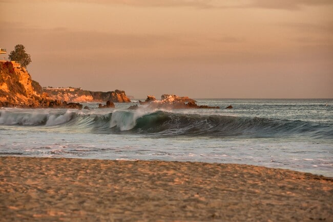 Building Photo - 603 Begonia Ave