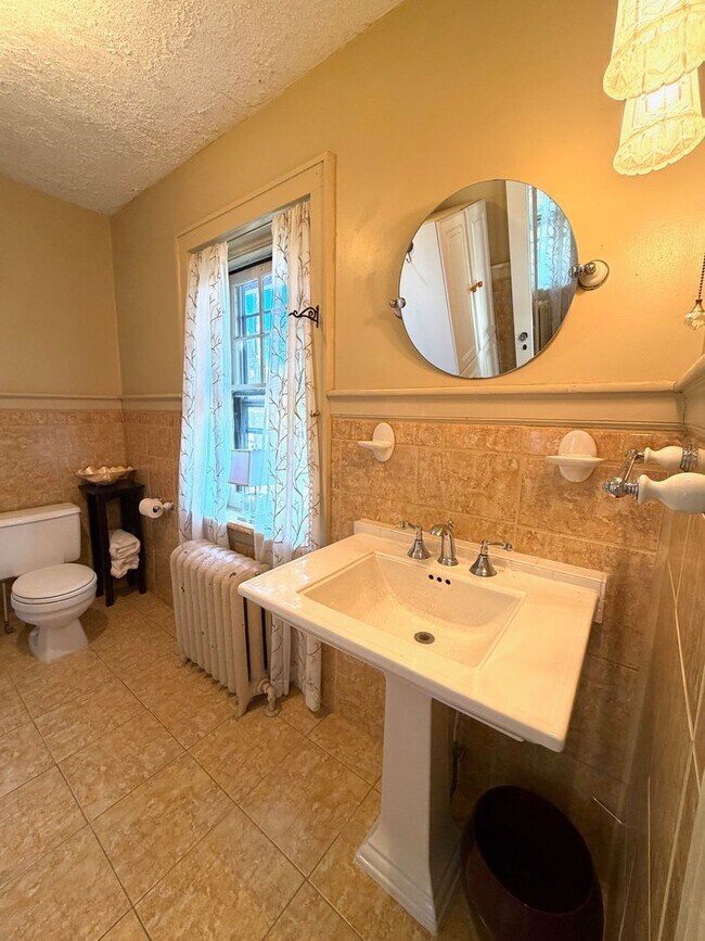 Building Photo - 224 Pearson Dr