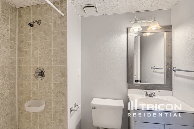 Building Photo - 3279 Breckenridge Dr W