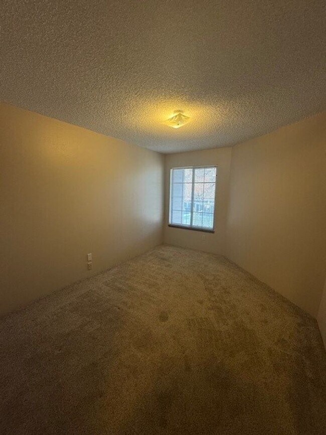 Building Photo - Powderhorn Condo