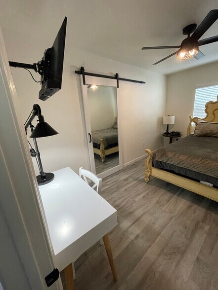 Overall Bedroom - 11221 Southwest Blvd