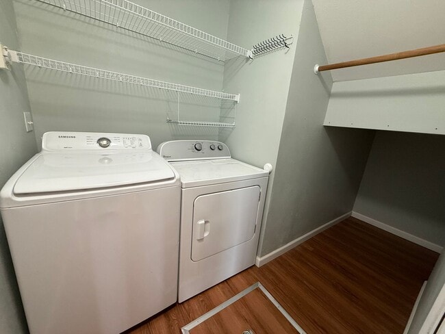 Building Photo - 3 Bedroom DuPont Home for Rent