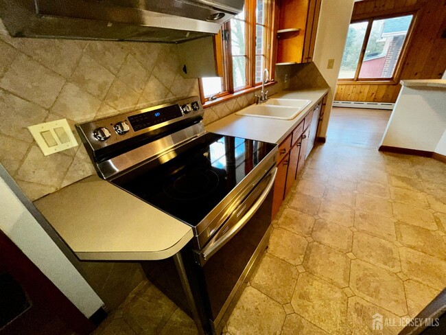 Building Photo - 123 McCutcheon Ave