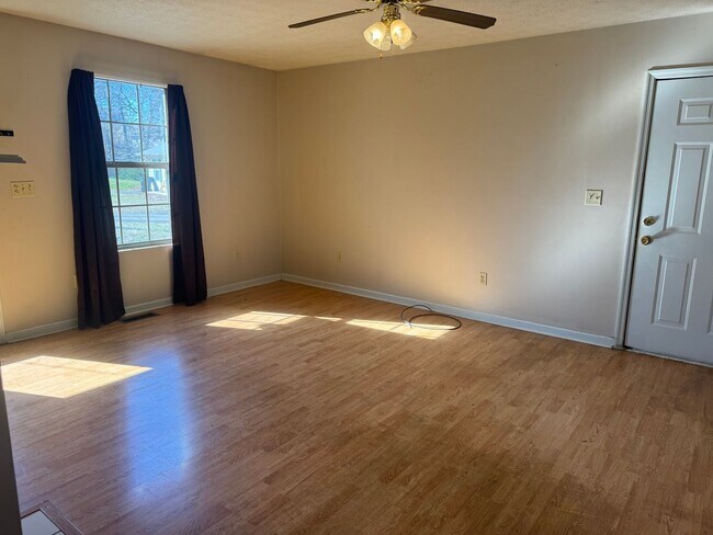 Building Photo - Blackberry Ln Duplex