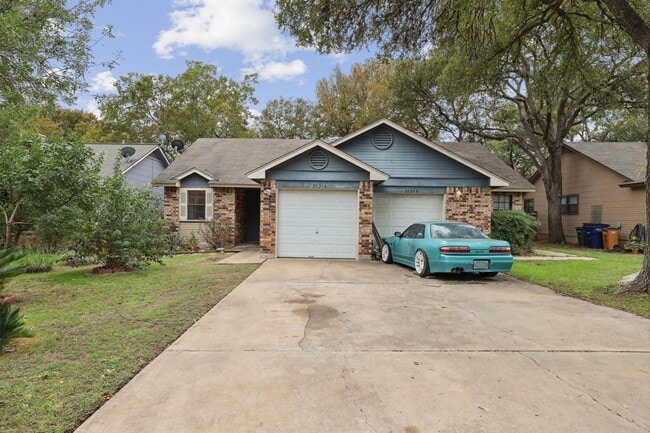 Building Photo - 2621 Garrettson Dr