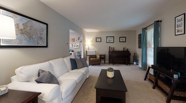 Building Photo - 303 Greenglade Ave