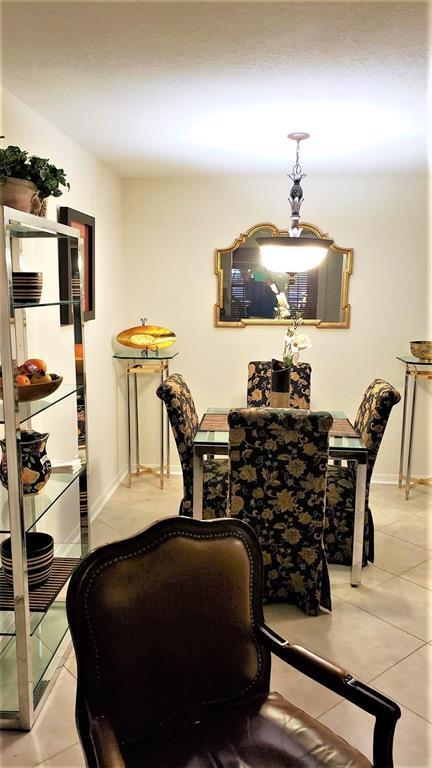 Building Photo - 8804 Manor Loop