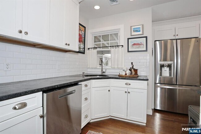 Building Photo - 2 Maysenger Rd