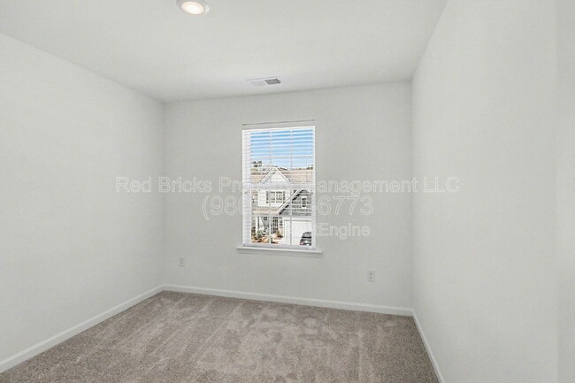 Building Photo - 1706 Heron Ct