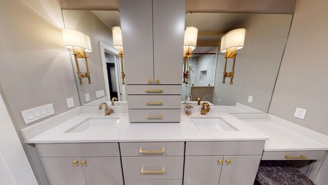 Building Photo - Fully Furnished 2 Bedroom Edgehill Gem- UTILITIES INCLUDED!