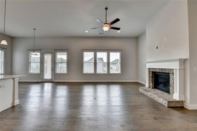 Building Photo - 3695 Andover St