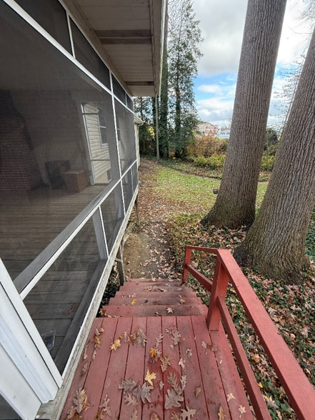 Building Photo - 98 Lynnhaven Dr