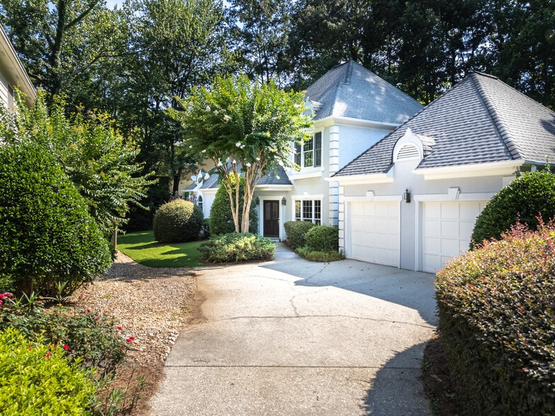 Primary Photo - 1050 Shady Valley Pl NE