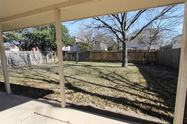 Building Photo - 15321 Ozone Pl