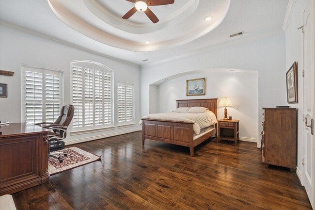 Building Photo - 2128 Harold St