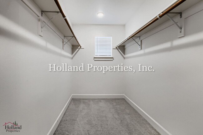 Building Photo - 3933 SE 83rd Ave