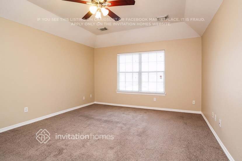 Building Photo - 9139 Prairie Trails Dr