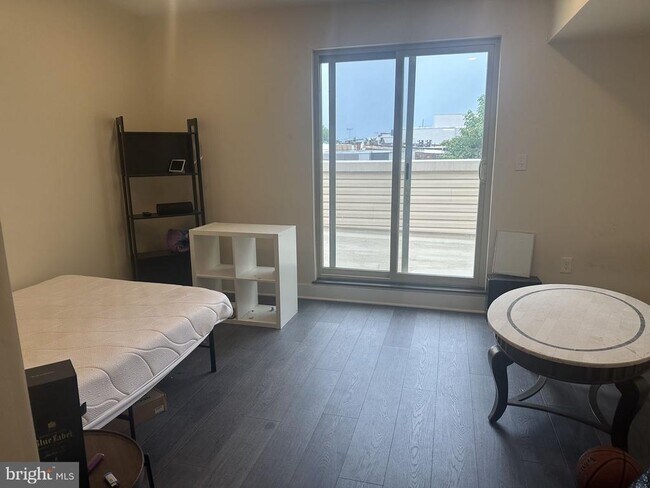 Building Photo - 1848 N 19th St