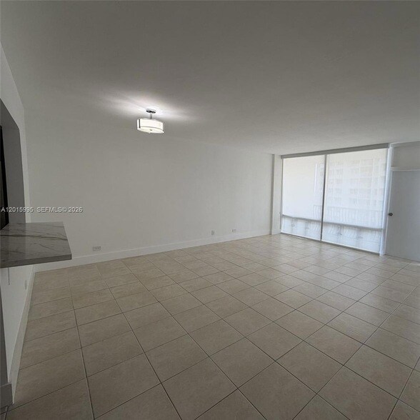 Building Photo - 1408 Brickell Bay Dr