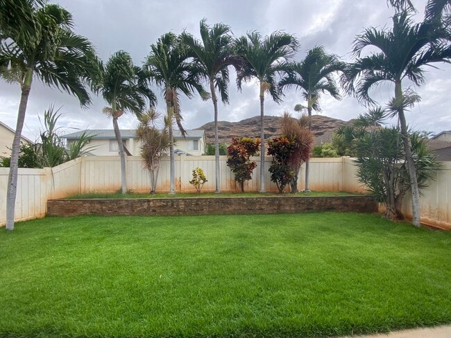 Building Photo - Two Bedroom Maili Kai Home