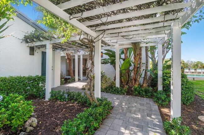 Building Photo - 6110 N Ocean Blvd