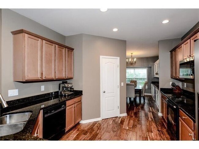 Building Photo - 2657 Cedar Dr