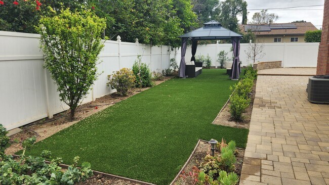 A beautiful backyard for the whole family - 8601 Santa Susana Plz