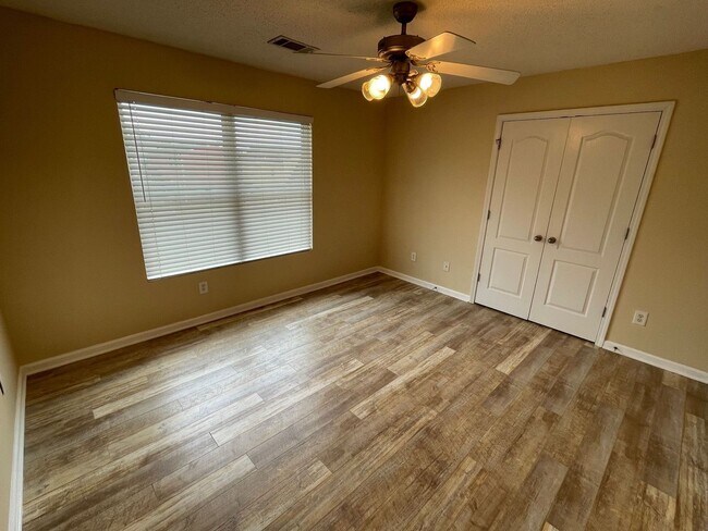 Building Photo - PRE-LEASING FOR AUGUST 2026! LIMITED TIME SPECIAL - 1/2 OFF DEPOSIT!