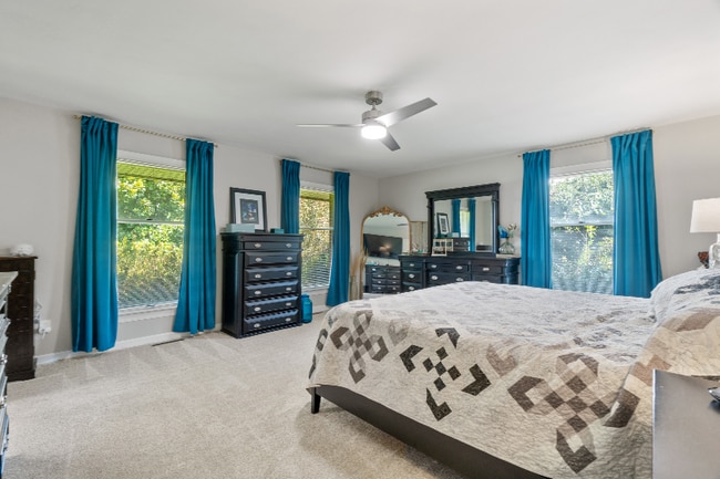 Building Photo - 4241 Rivercliff Crescent W