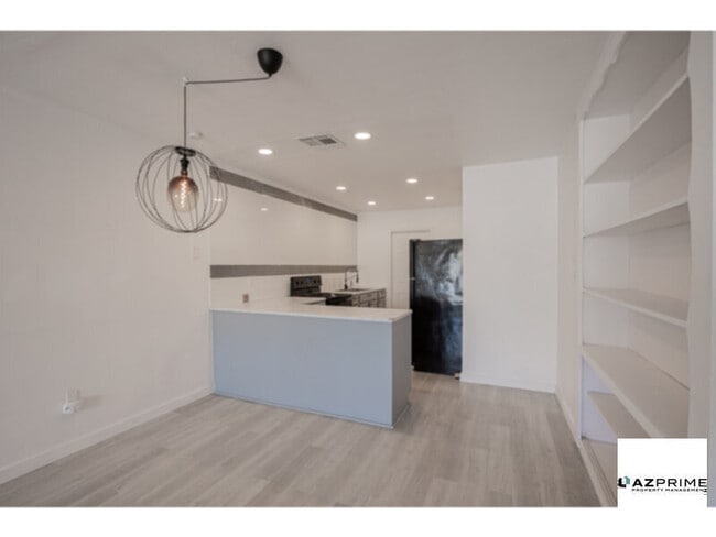 Building Photo - Embrace the Charm of Scottsdale Living in ...