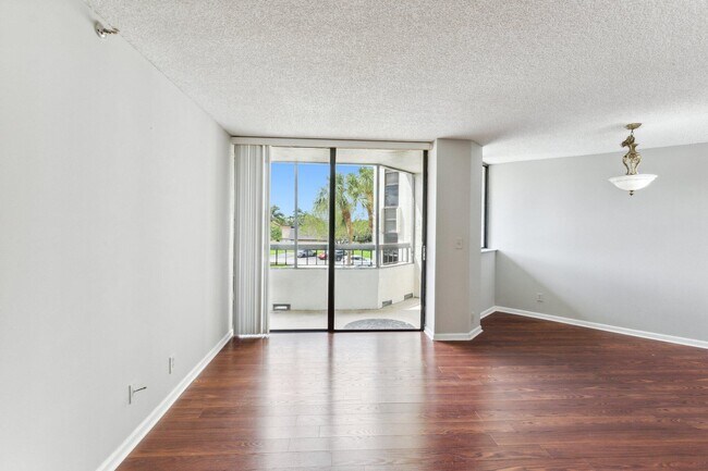 Building Photo - 6463 La Costa Dr