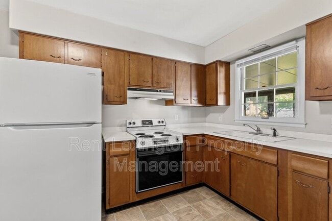 Building Photo - 2125 Talisman Rd