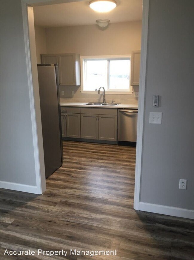 Building Photo - 3 br, 2 bath House - 4979 N 550 E