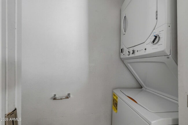 Building Photo - 6627 N 27th Ave