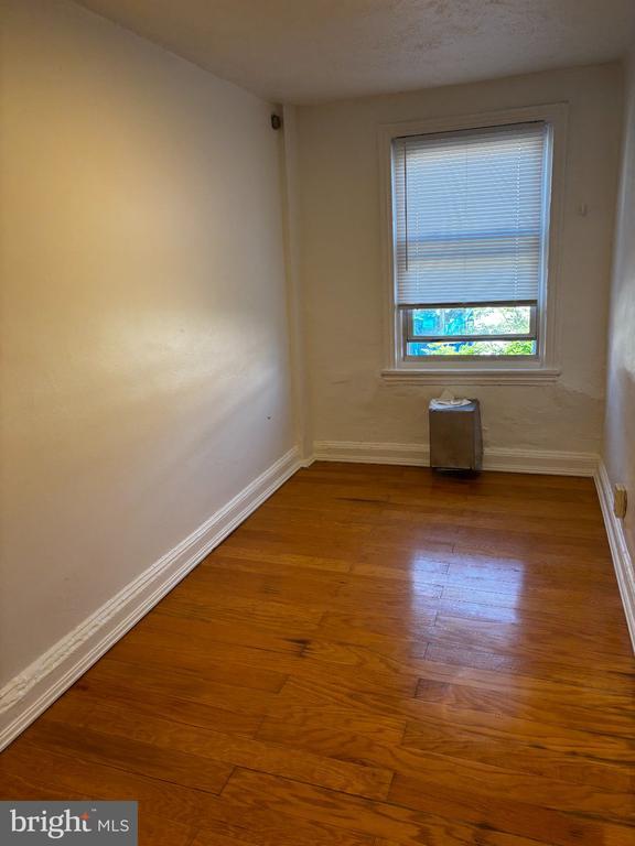 Building Photo - 920 S 12th St