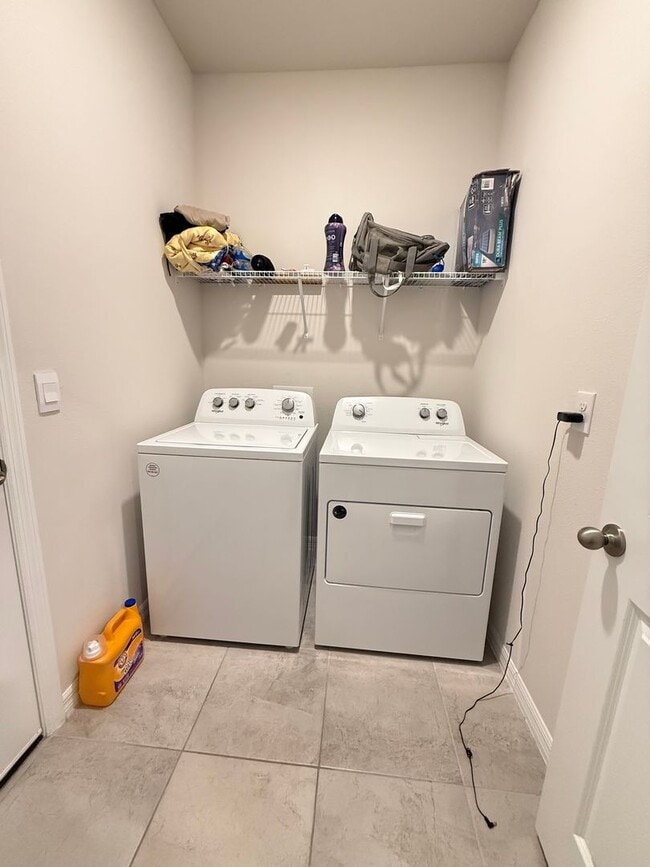 Building Photo - 4 Bedrooms, 2.5 Baths Coming Soon!