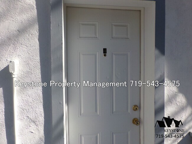 Building Photo - ALL UTILITIES INCLUDED! Upstairs -  1 Bed/1 Bath Apartment with $350 Off Move In Special!  $700/$700