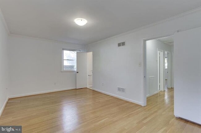 Building Photo - 5400 Greystone St