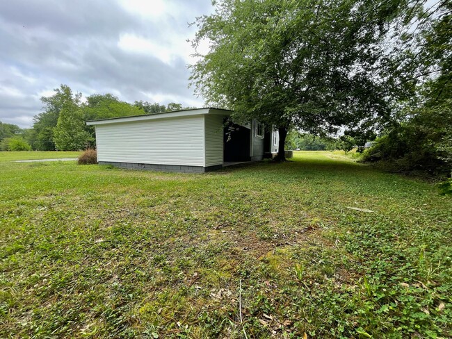 Building Photo - Cozy 2/1 House in Shannon $1,195