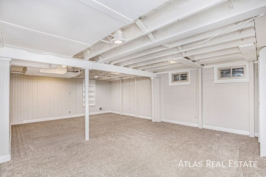 Building Photo - 7535 Briar St