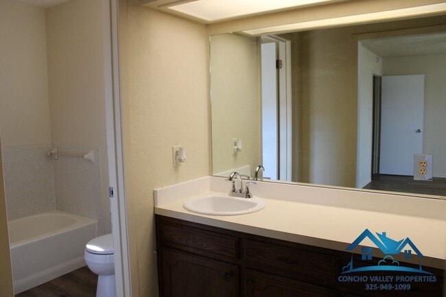 Building Photo - For Rent - 3 Bed/ 2 Bath in Capitol Heights