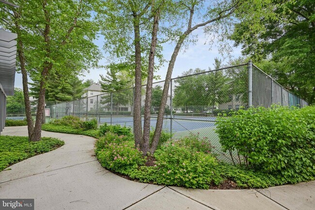 Building Photo - 119 Commonwealth Ct