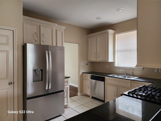 Building Photo - 1926 Wavell St